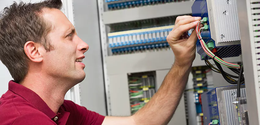 Offshore and Petroleum Facility Electrician in Hixson